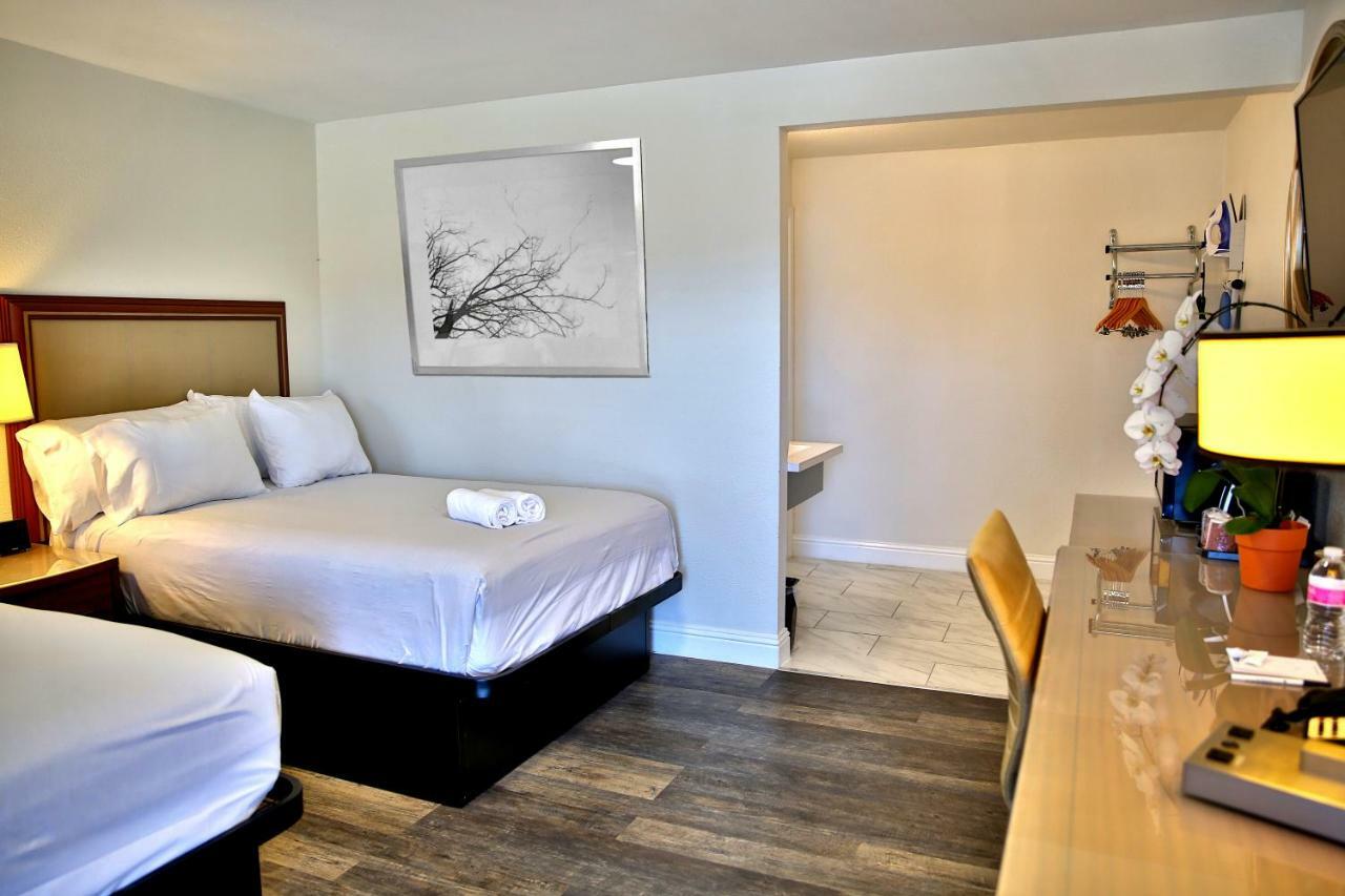 Travelodge By Wyndham Crescent City Exteriör bild